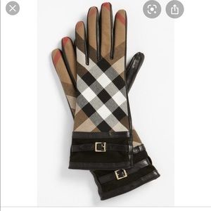 Auth Burberry leather gloves!!